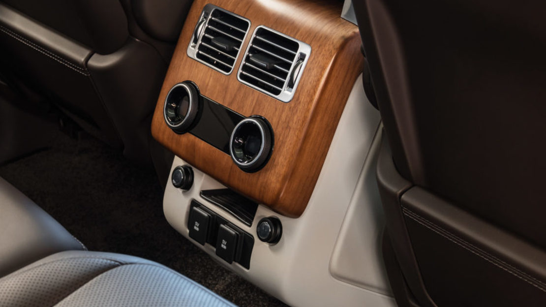 Range rover vogue 010 943x610